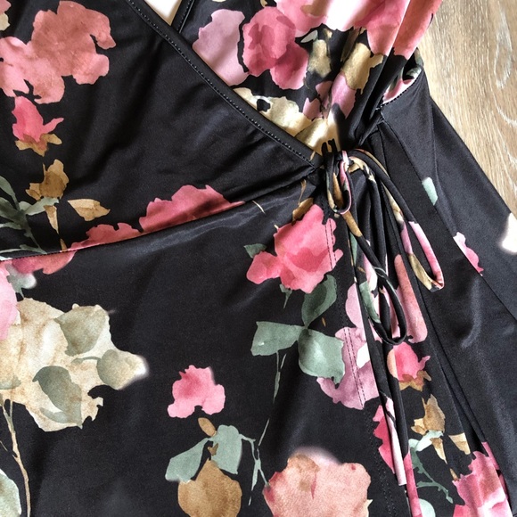 Multi floral wrap dress - Picture 4 of 4